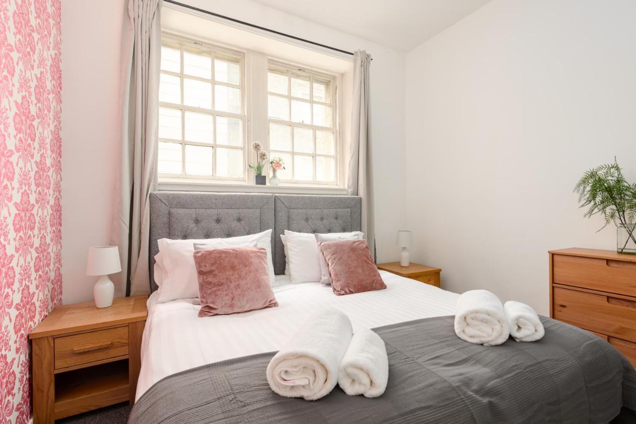 2 Bedroom Royal Mile Apartment — Photos 1